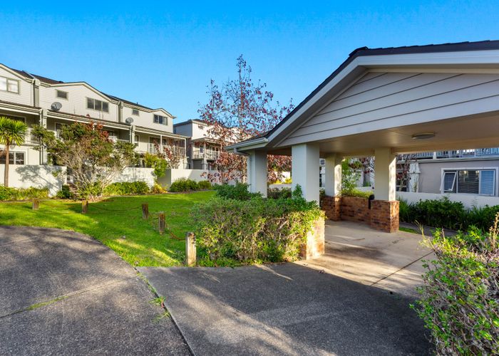  at 2/11 Hatfield Place, Albany Heights, Rodney, Auckland