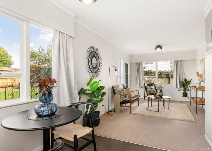  at 2/49 Western Springs Road, Morningside, Auckland City, Auckland