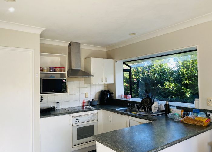  at 2/9 Stratford Road, Alfriston, Manukau City, Auckland