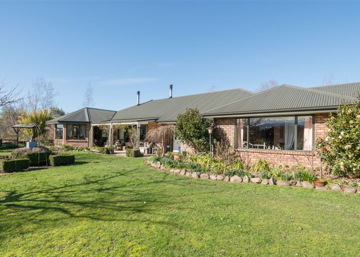  at 56 Upper Stanley Brook Road, Stanley Brook, Wakefield