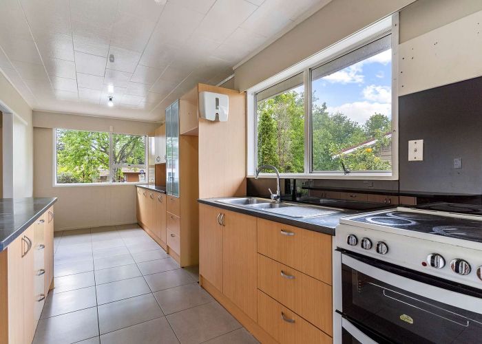  at 71 Sikkim Crescent, Clover Park, Auckland
