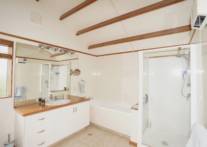  at 8 Kingswood Place, Langs Beach, Whangarei, Northland