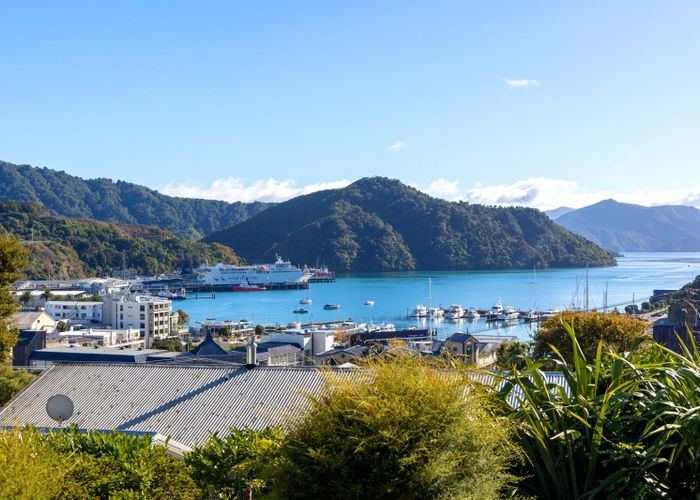  at 8 Taranaki Street, Picton