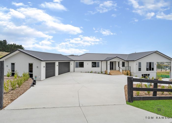  at 8 Tau Drive, Flat Bush, Auckland