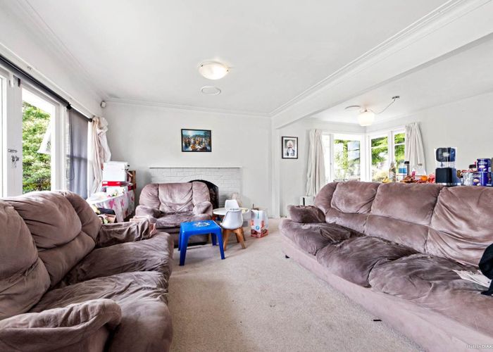  at 81 Gloria Avenue, Te Atatu Peninsula, Waitakere City, Auckland