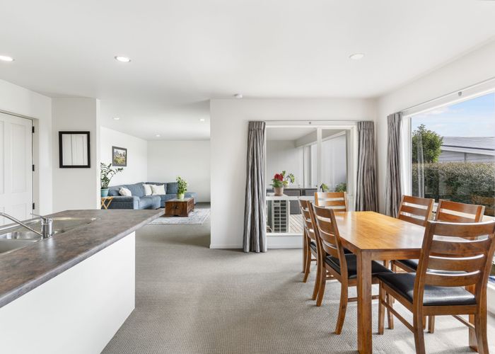  at 8/57 Gladstone Road, Northcote, Auckland