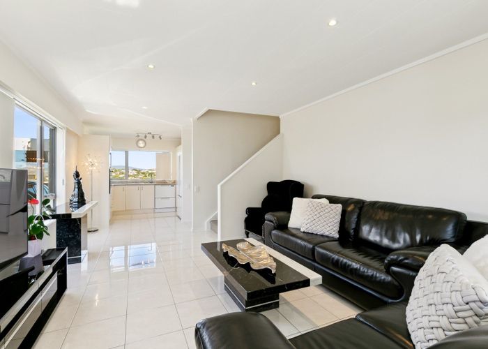  at 44 Akaroa Drive, Maupuia, Wellington, Wellington