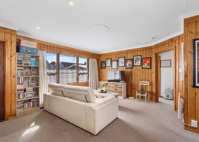  at 2/110 Champion Street, Edgeware, Christchurch