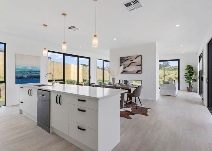  at 8 Backridge Way, Flat Bush, Manukau City, Auckland