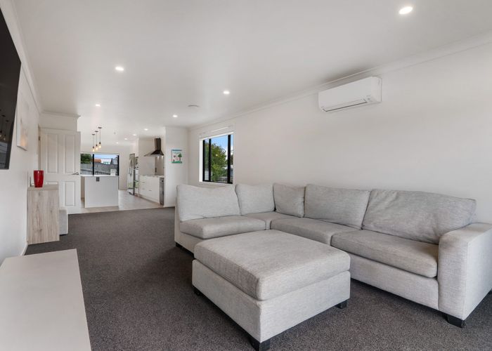  at 51 Tamahere Drive, Glenfield, North Shore City, Auckland