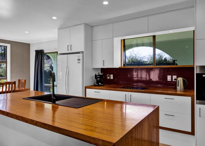  at 552 Mountain Road, Lepperton, New Plymouth