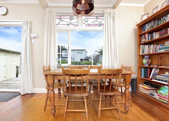  at 60 Huia Road, Point Chevalier, Auckland