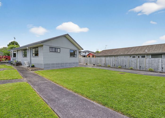  at 9 De Quincey Terrace, Highland Park, Manukau City, Auckland