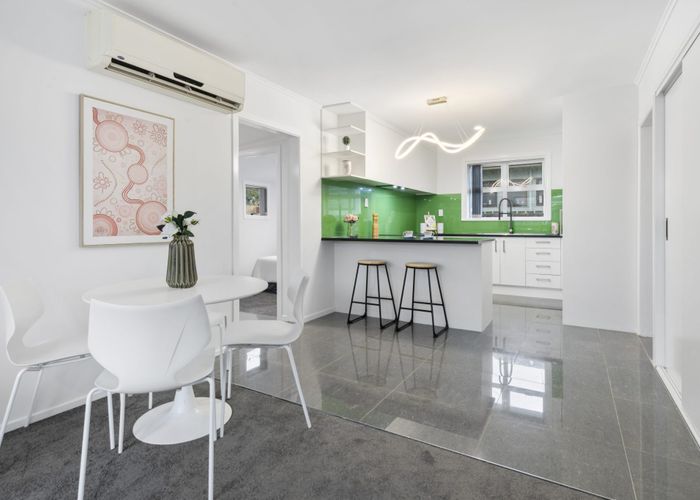  at 84 Mountain Road, Mangere Bridge, Manukau City, Auckland