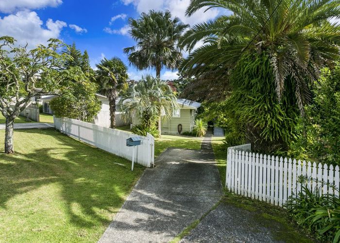  at 57 Peach Road, Glenfield, North Shore City, Auckland
