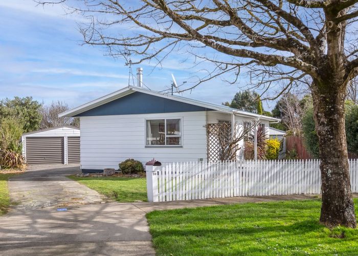  at 39 Fisher Place, Carterton