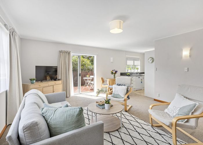 at 1/40 Camperdown Road, Miramar, Wellington