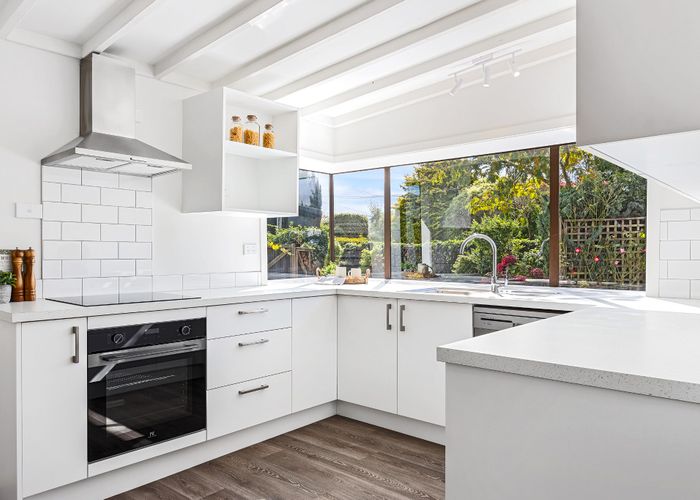  at 2/25 Aorangi Road, Bryndwr, Christchurch