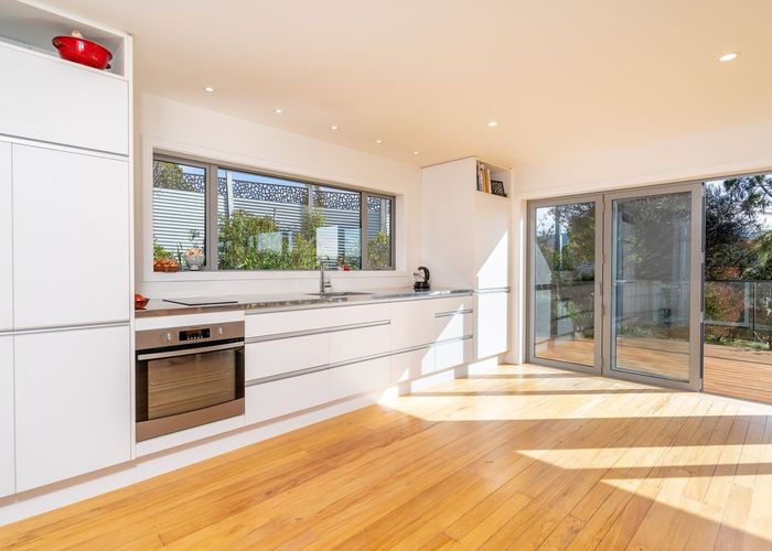  at 5 Hellyer Street, Macandrew Bay, Dunedin