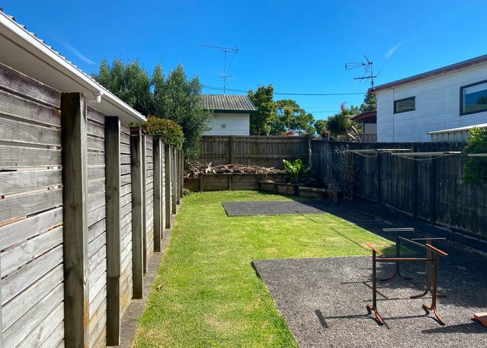  at 4/4 Meadow Street, Mount Wellington, Auckland City, Auckland