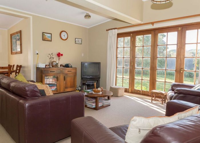  at 44 Seaview Road, Herbertville