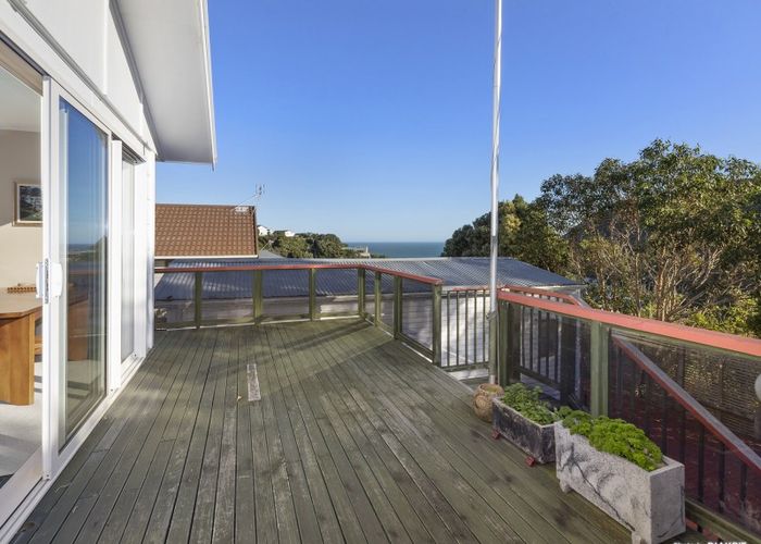  at 15 Frobisher Street, Island Bay, Wellington