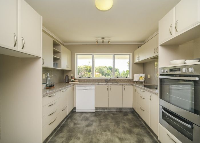  at 15 Rosebank Avenue, Kelvin Grove, Palmerston North