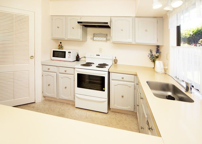  at 2/9 Raddock Place, Farm Cove, Auckland