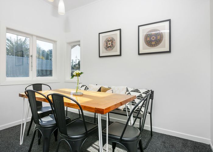  at 2/31 Tennessee Avenue, Māngere East, Auckland