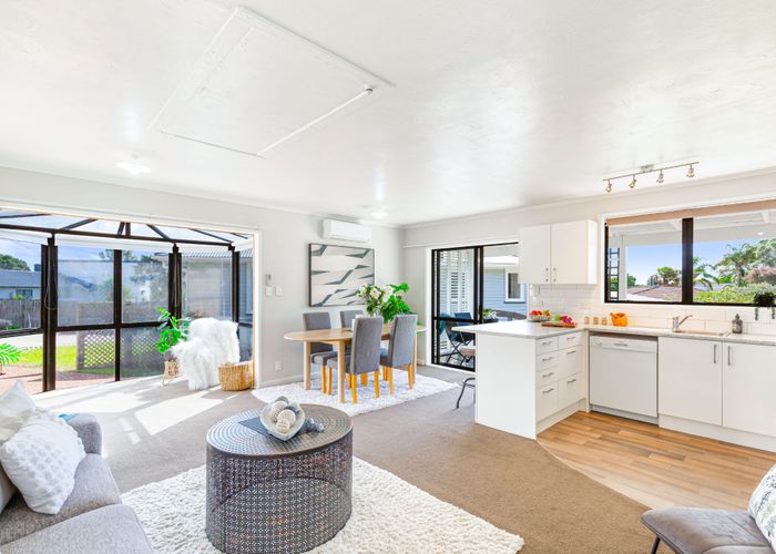  at 15 Statesman Street, Henderson, Auckland