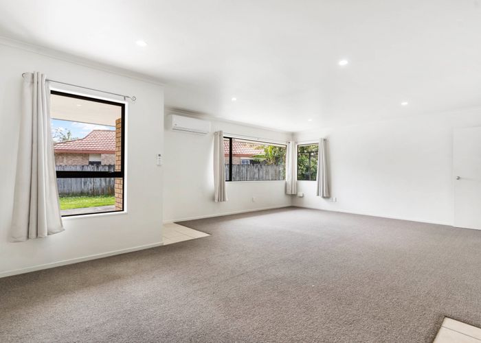  at 3 Regalwood Place, Favona, Auckland