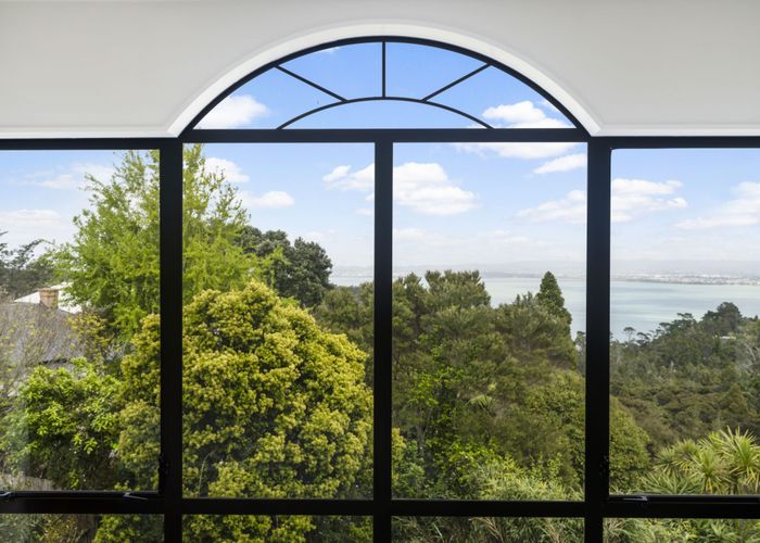  at 2/60 Rangatira Road, Beach Haven, Auckland