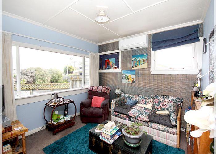  at 17 Andresen Street, Foxton Beach, Horowhenua, Manawatu / Whanganui