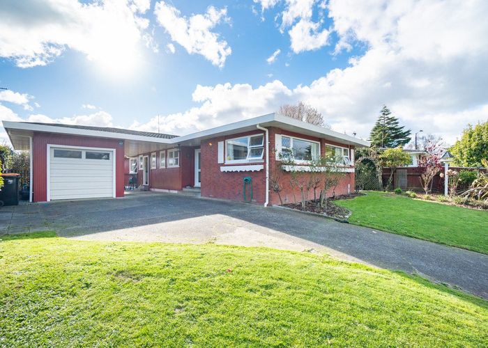  at 4 Wikiriwhi Crescent, West End, Palmerston North, Manawatu / Whanganui