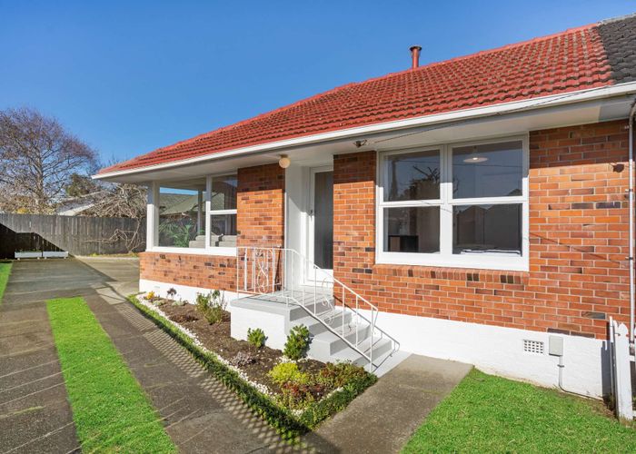  at 4/12 Wright Road, Point Chevalier, Auckland