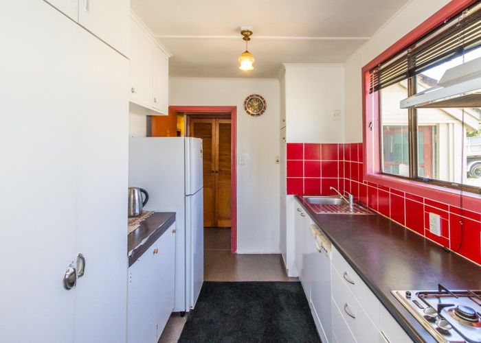  at 92 Tremewan Street, Tawa, Wellington