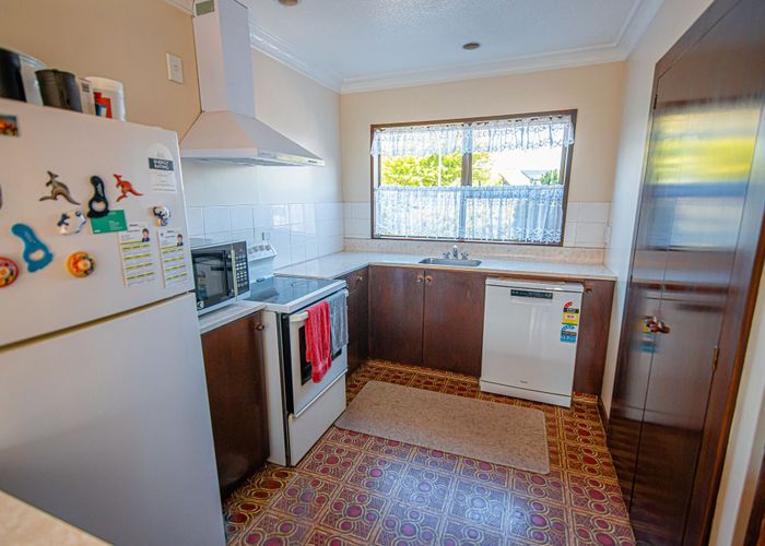  at 2/189 Highsted Road, Casebrook, Christchurch
