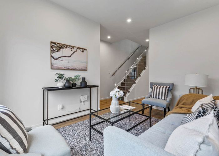  at 21 Kira Road, Flat Bush, Manukau City, Auckland
