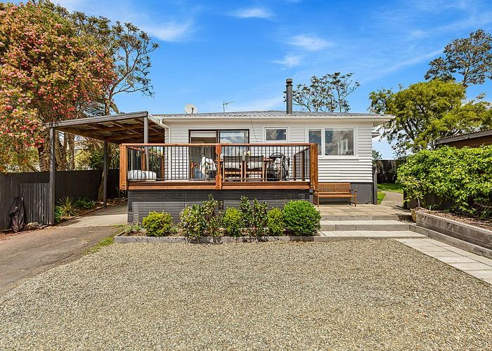  at 2/23 Clayburn Road, Glen Eden, Auckland