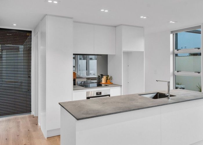  at 1/184 Peterborough Street, City Centre, Christchurch City, Canterbury