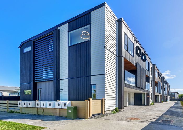  at 16 Mapau Road, Greenlane, Auckland City, Auckland