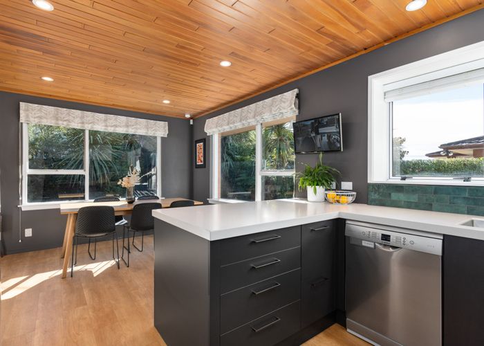  at 2/27 Bretts Road, St. Albans, Christchurch City, Canterbury