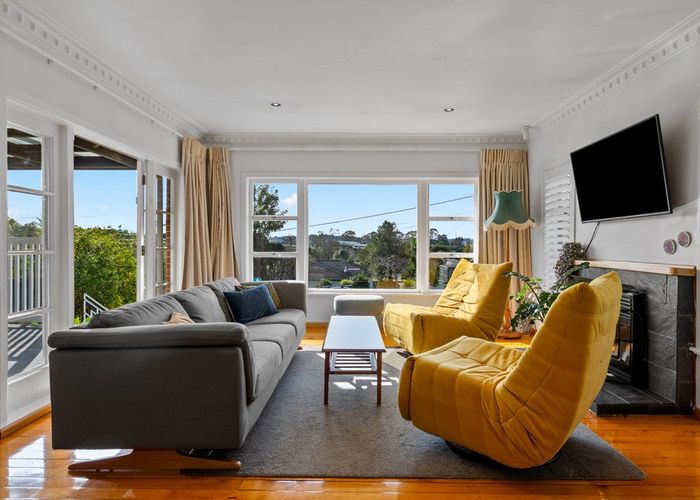  at 39 Sherwood Avenue, Te Atatu South, Waitakere City, Auckland