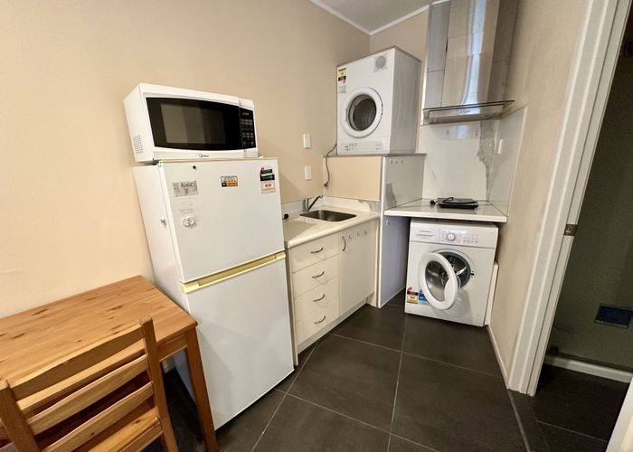  at 24A1/88 Cook Street, City Centre, Auckland City, Auckland