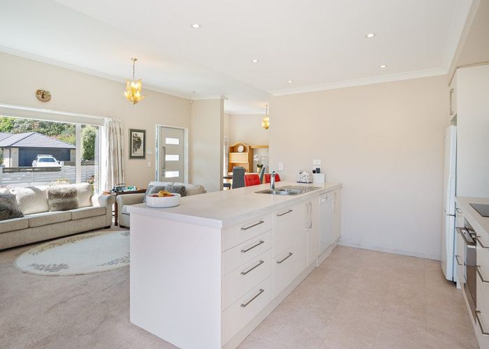  at 1/4 Woodlau Rise, Huntsbury, Christchurch