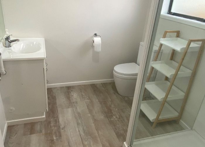  at 33 Patons Road, Howick, Auckland