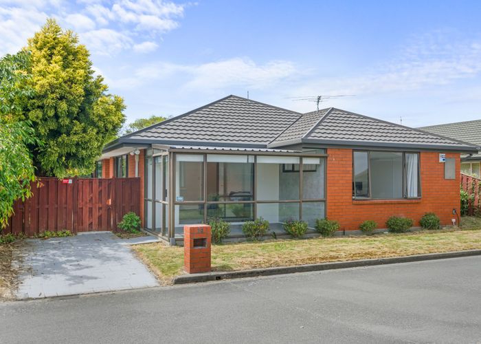  at 36 Villa Grove, Ilam, Christchurch