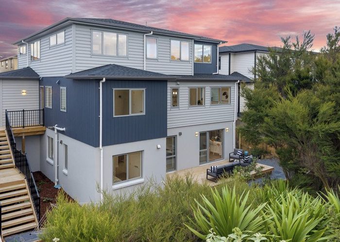  at 18 Castlebane Drive, Flat Bush, Manukau City, Auckland