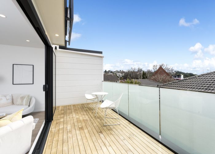  at 7/6 Shakespeare Road, Milford, North Shore City, Auckland