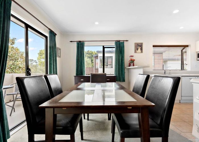  at 2/162 Forrest Hill Road, Forrest Hill, North Shore City, Auckland